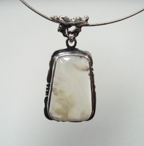 agate pendant